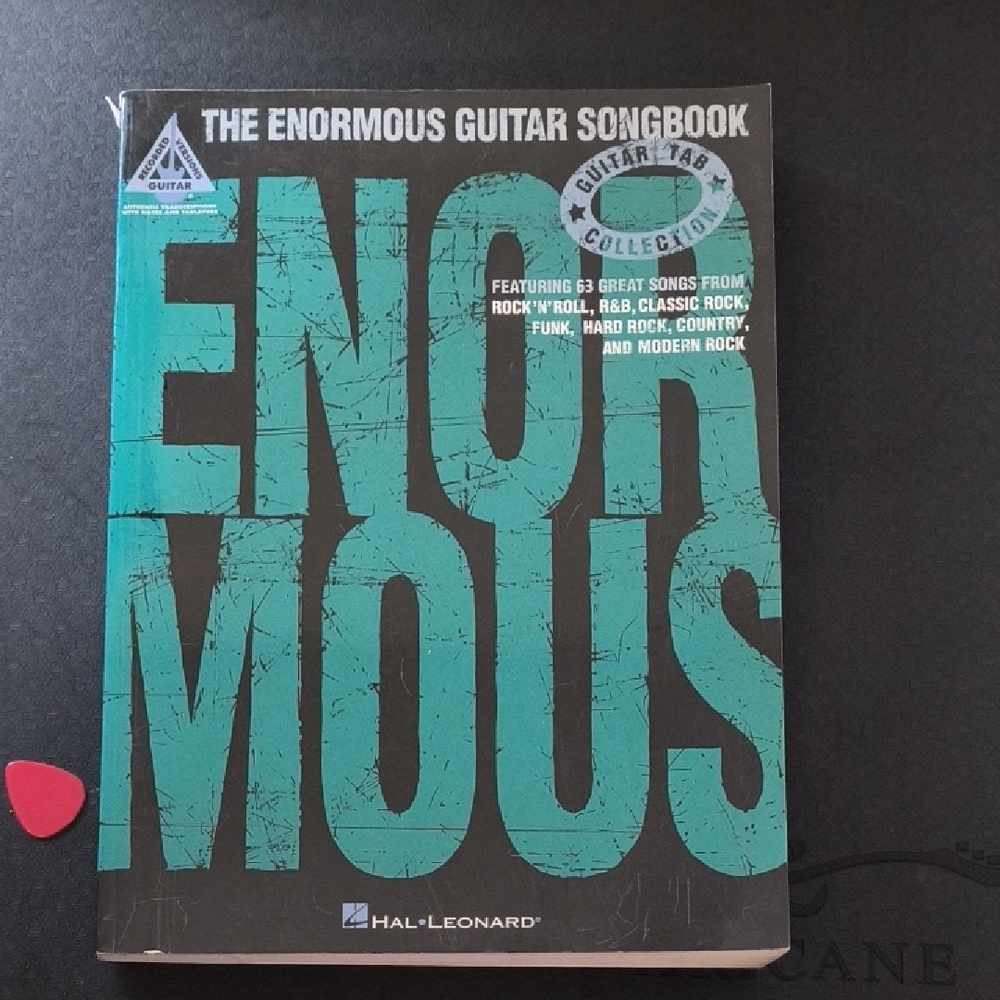 Hal Leonard Enormous Guitar Songbook